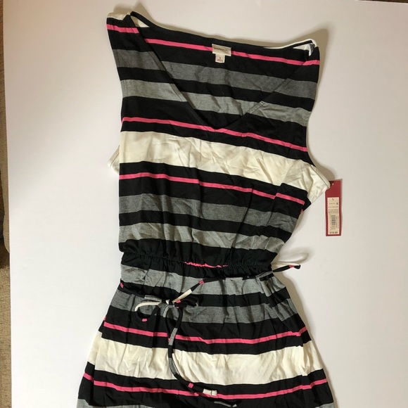 Merona Dresses & Skirts - Merona belted black/gray/pink/white tank dress